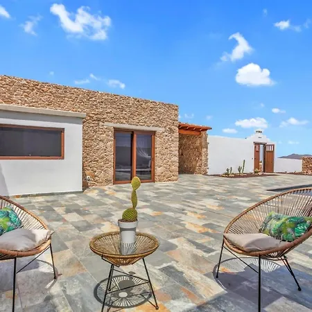 Mit Privatpool Fuer 5 Personen Ca 125 Qm In Tuineje, Fuerteventura Binnenland Von Fuerteventura Tuineje