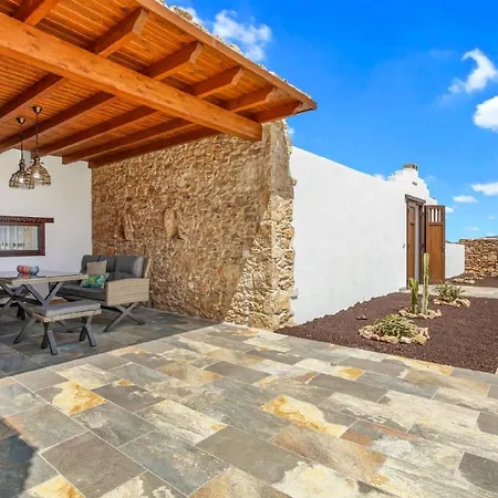 Mit Privatpool Fuer 5 Personen Ca 125 Qm In Tuineje, Fuerteventura Binnenland Von Fuerteventura